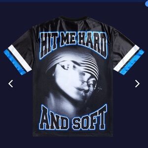 Billie Eilish Be Blue Hit Me Hard and Soft: The Tour Black Jersey Size Small